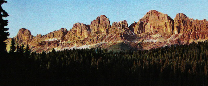 http://www.stiftung-kunst-und-berge.de/uploads/images/panorama/Rosengarten 900375.jpg
